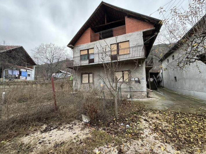 Na prodaju kuca u naselju Radin Do